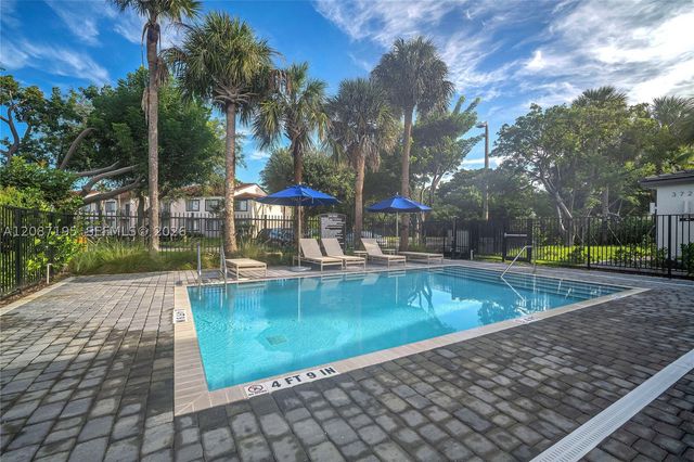 5075 SW 37th St, Pembroke Park, FL 33023