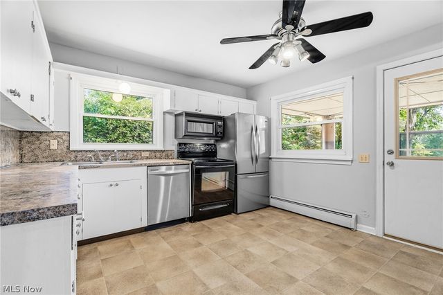 543 Winesap Avenue SW, North Canton, OH 44709