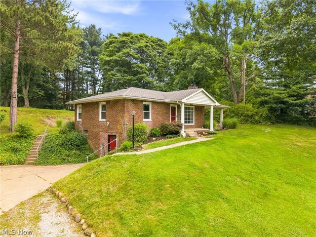 543 Winesap Avenue SW, North Canton, OH 44709