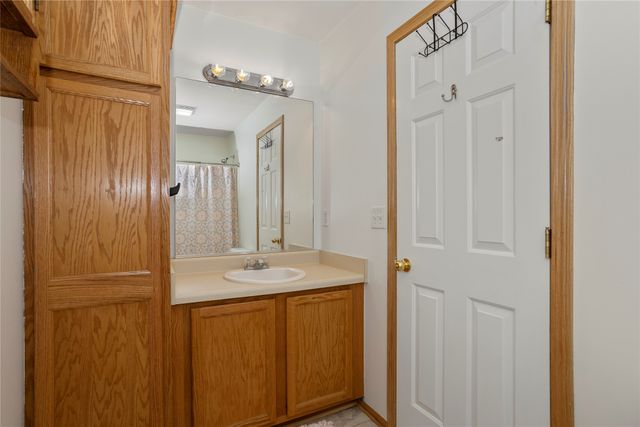 2100 Meadow Chase Lane 306, Des Moines, IA 50320