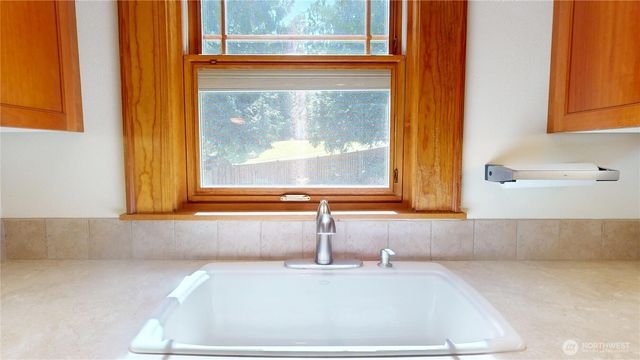 1533 NE Tagholm Road, Poulsbo, WA 98370