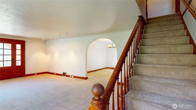 1533 NE Tagholm Road, Poulsbo, WA 98370