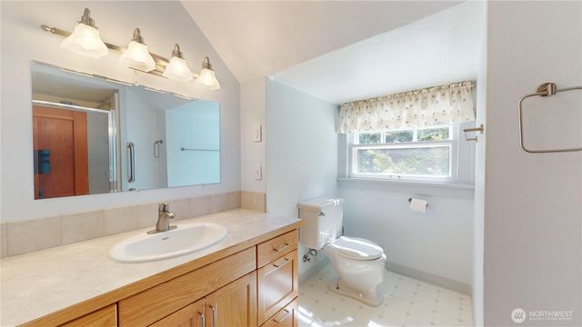 1533 NE Tagholm Road, Poulsbo, WA 98370