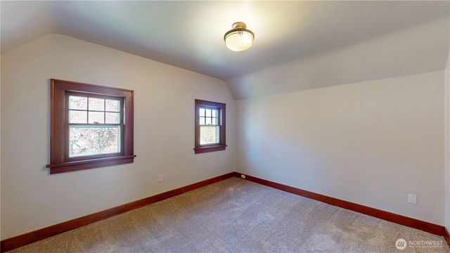 1533 NE Tagholm Road, Poulsbo, WA 98370