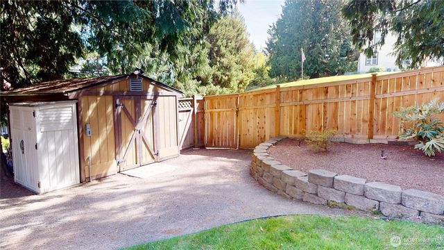 1533 NE Tagholm Road, Poulsbo, WA 98370