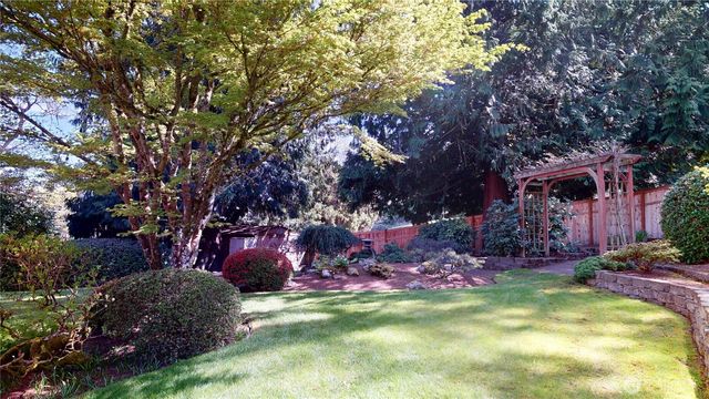 1533 NE Tagholm Road, Poulsbo, WA 98370