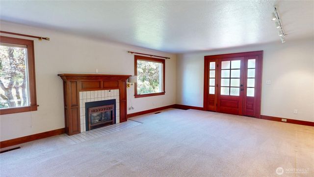 1533 NE Tagholm Road, Poulsbo, WA 98370