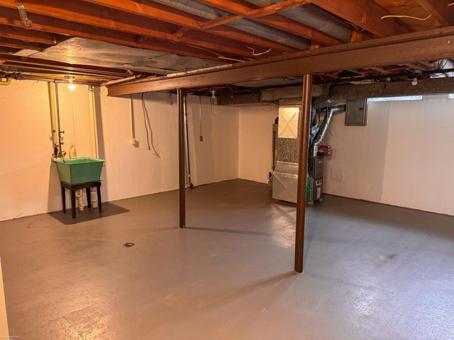 8653 Sterling Street, Center Line, MI 48015