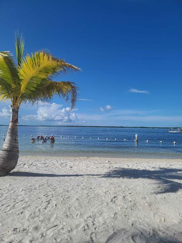 86 Avenue B, Key Largo, FL 33037