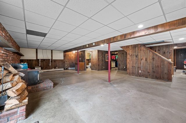 231 Chamberlain Hill Rd, Barre, MA 01005