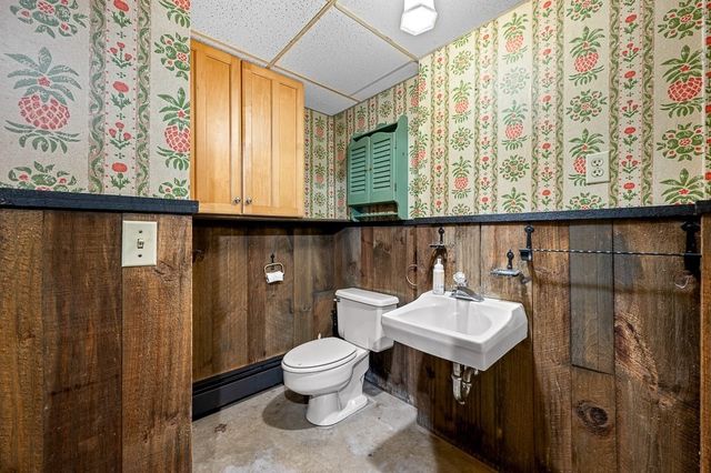 231 Chamberlain Hill Rd, Barre, MA 01005