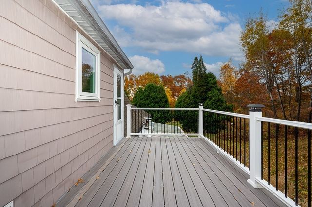 231 Chamberlain Hill Rd, Barre, MA 01005