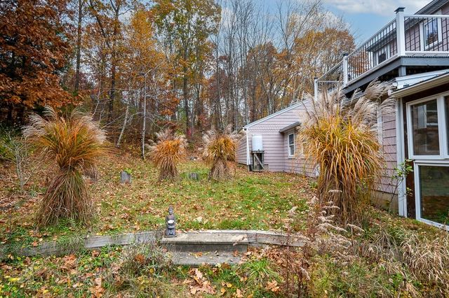 231 Chamberlain Hill Rd, Barre, MA 01005