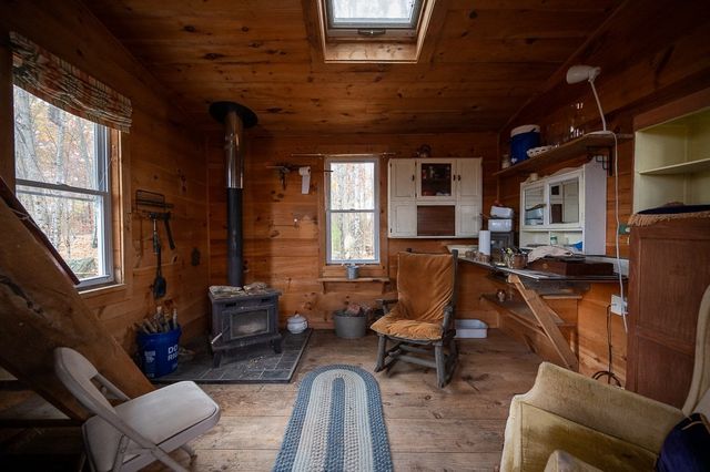 231 Chamberlain Hill Rd, Barre, MA 01005