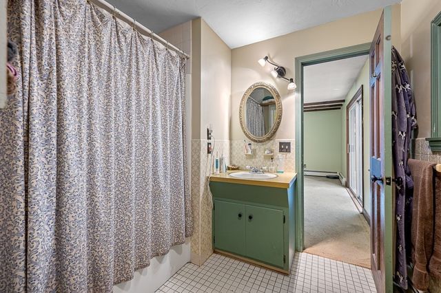 231 Chamberlain Hill Rd, Barre, MA 01005