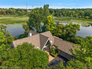 1136 Norminister End, Bloomfield Hills, MI 48302