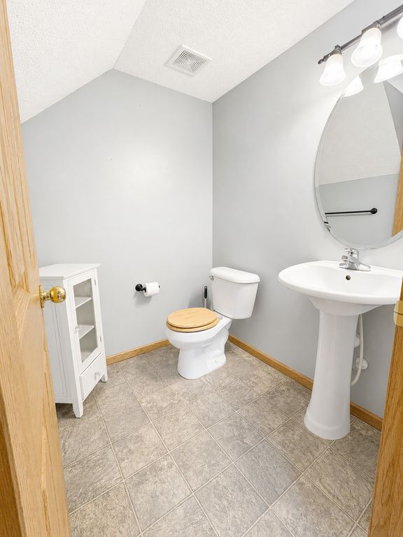 424 Frederick Circle 606, Hastings, MN 55033 — photo 5