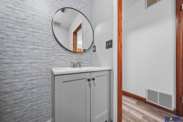 1406 Janice Court, Lincoln, NE 68506