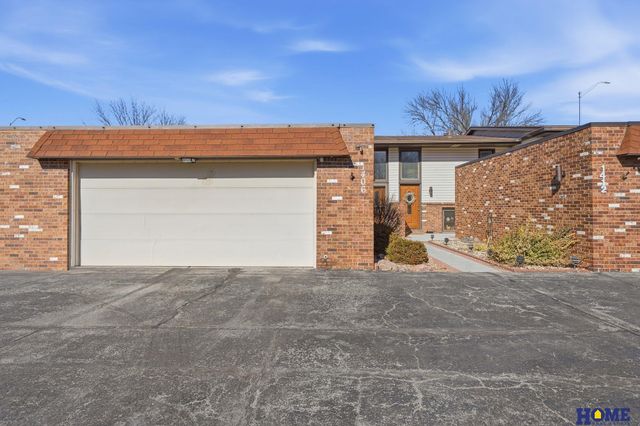 1406 Janice Court, Lincoln, NE 68506