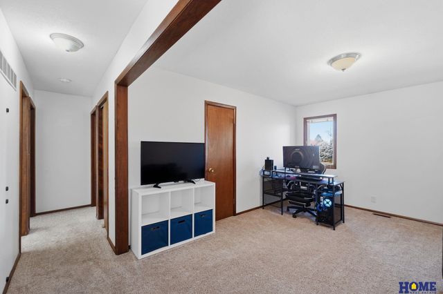 1406 Janice Court, Lincoln, NE 68506