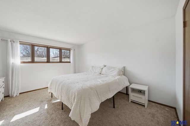 1406 Janice Court, Lincoln, NE 68506