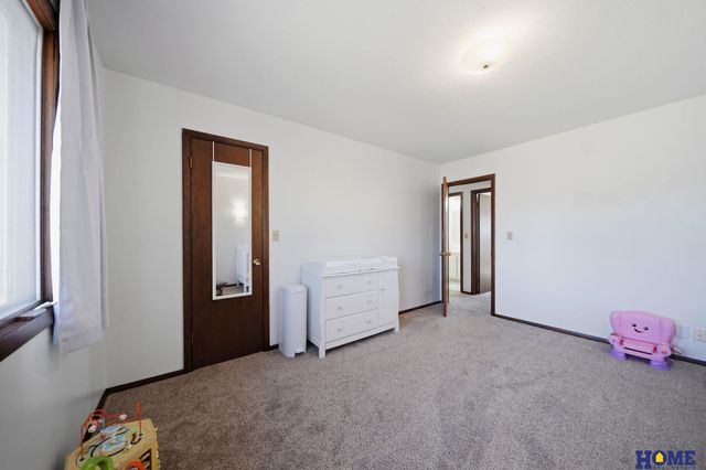 1406 Janice Court, Lincoln, NE 68506