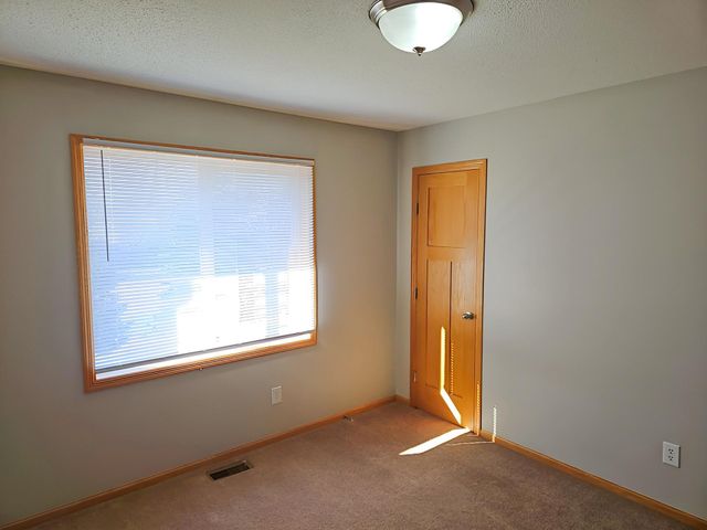 15362 Wintergreen Street NW, Andover, MN 55304