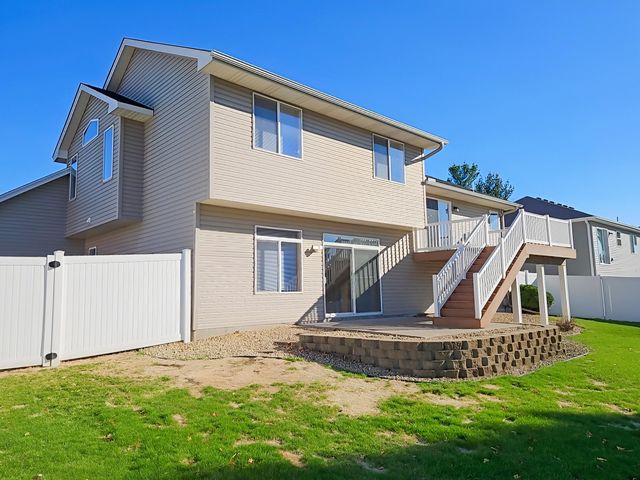 15362 Wintergreen Street NW, Andover, MN 55304