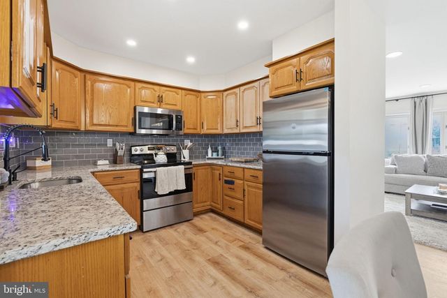 95 CARDINAL RD, Levittown, PA 19057