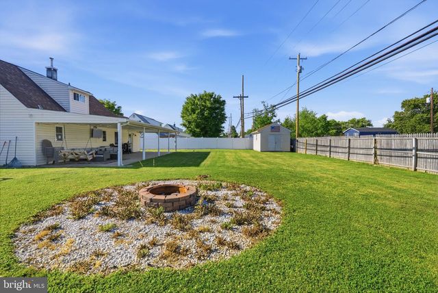 95 CARDINAL RD, Levittown, PA 19057