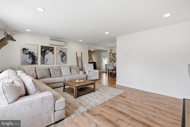 95 CARDINAL RD, Levittown, PA 19057