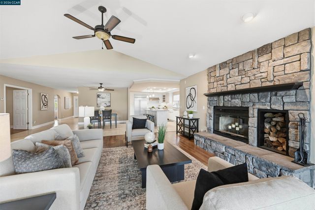 1963 Windward Pt, Discovery Bay, CA 94505