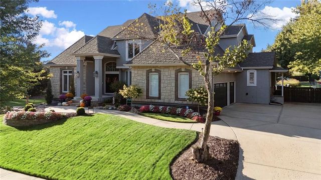 5704 W 148th Terrace, Overland Park, KS 66223