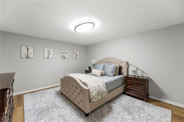 5704 W 148th Terrace, Overland Park, KS 66223