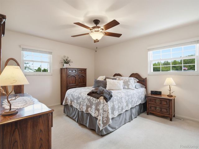 2504 Golden Shores Court, Fenton Charter Township, MI 48430