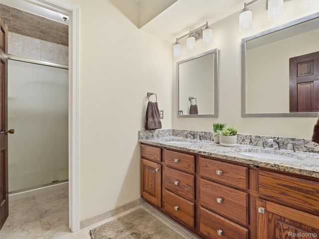 2504 Golden Shores Court, Fenton Charter Township, MI 48430