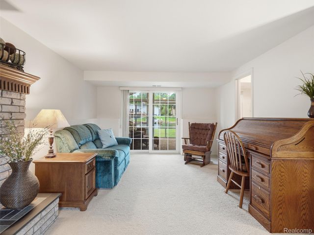2504 Golden Shores Court, Fenton Charter Township, MI 48430