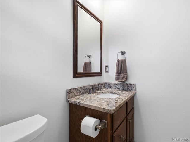 2504 Golden Shores Court, Fenton Charter Township, MI 48430