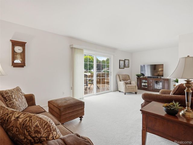 2504 Golden Shores Court, Fenton Charter Township, MI 48430