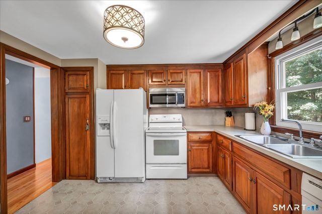 66 East Street, Middletown, CT 06457