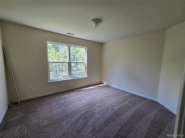 27635 Hidden Oaks Drive, Brownstown Charter Township, MI 48183