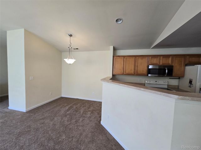 27635 Hidden Oaks Drive, Brownstown Charter Township, MI 48183