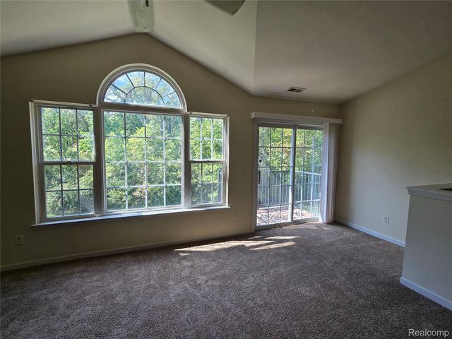 27635 Hidden Oaks Drive, Brownstown Charter Township, MI 48183