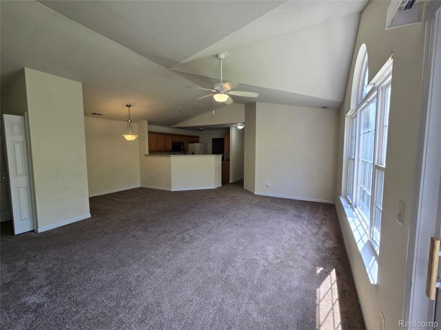 27635 Hidden Oaks Drive, Brownstown Charter Township, MI 48183