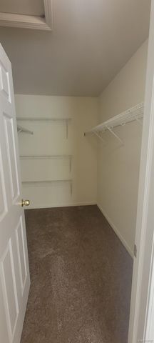 27635 Hidden Oaks Drive, Brownstown Charter Township, MI 48183