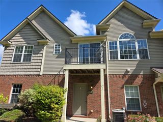 27635 Hidden Oaks Drive, Brownstown Charter Township, MI 48183