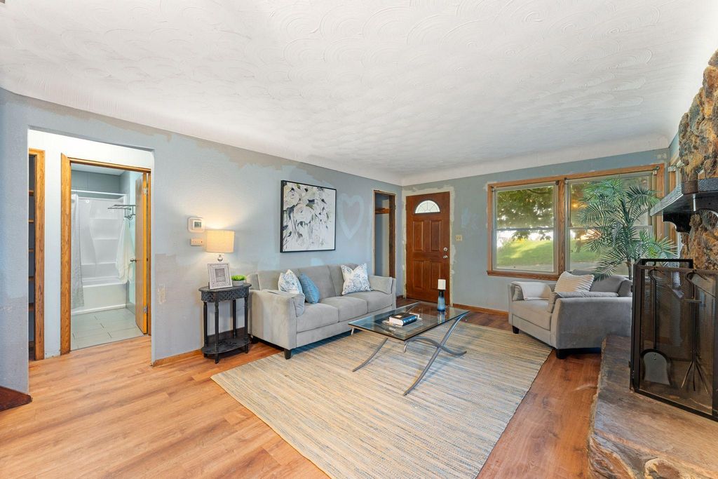 127 16th Avenue S, South Saint Paul, MN 55075