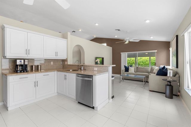 6563 Kings Creek Terrace, Boynton Beach, FL 33437