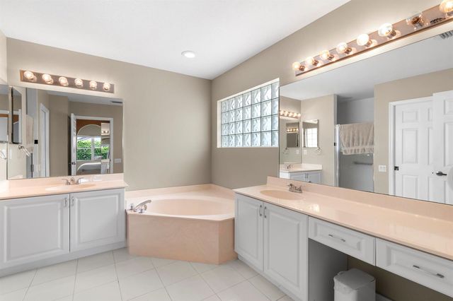 6563 Kings Creek Terrace, Boynton Beach, FL 33437