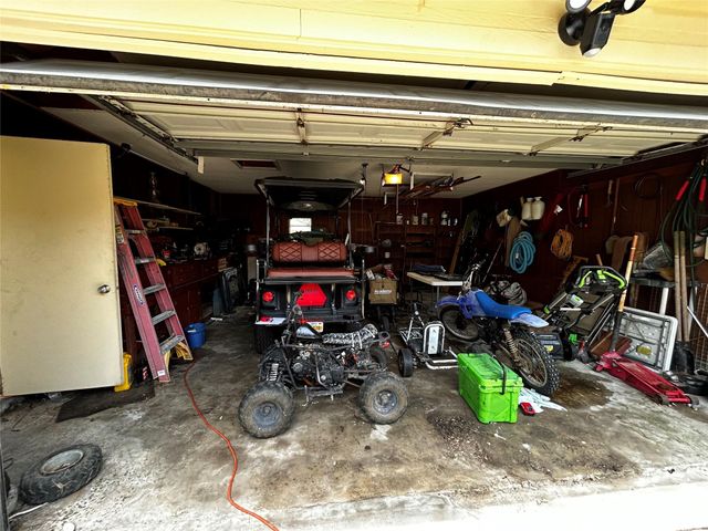 6960 Westgate Drive, Beaumont, TX 77706